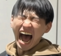 男性,叫ぶ,驚き,短髪,茶色パーカー,クローズアップ